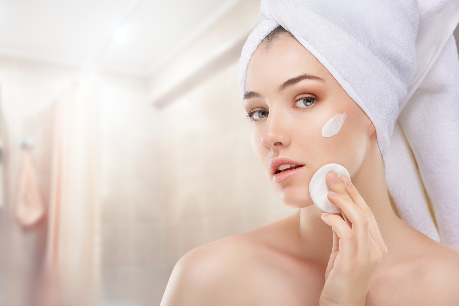 Symptoms and causes of rosacea